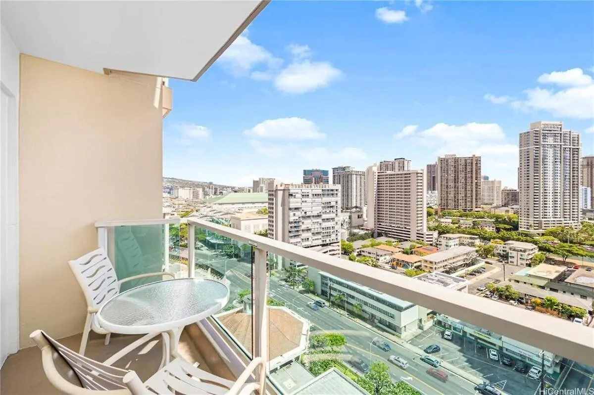 Hébergement de vacances Newly Renovated Top Floor Ala Moana Balcony Honolulu